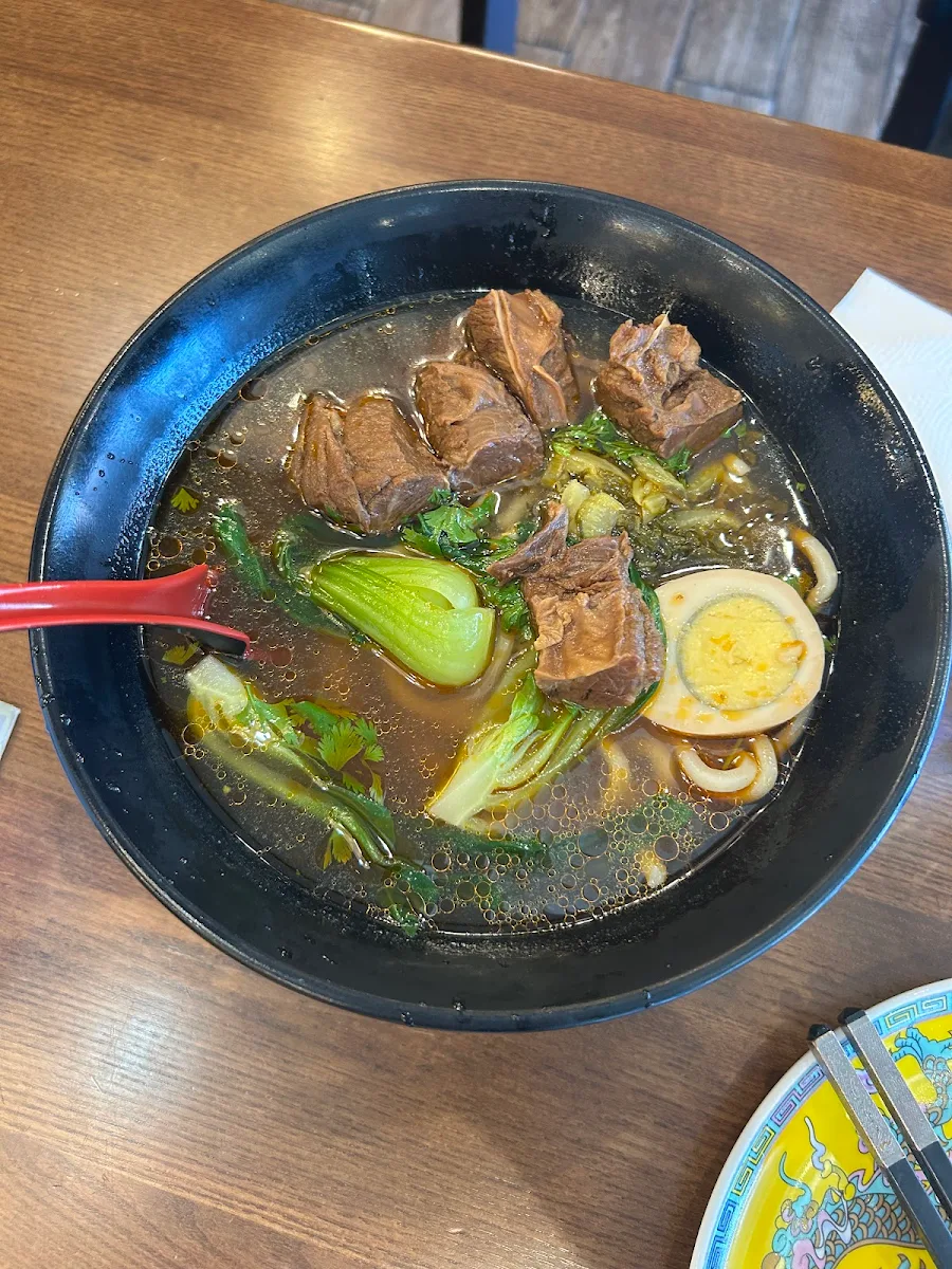 清汤牛肉面 clear beef noodle soup
